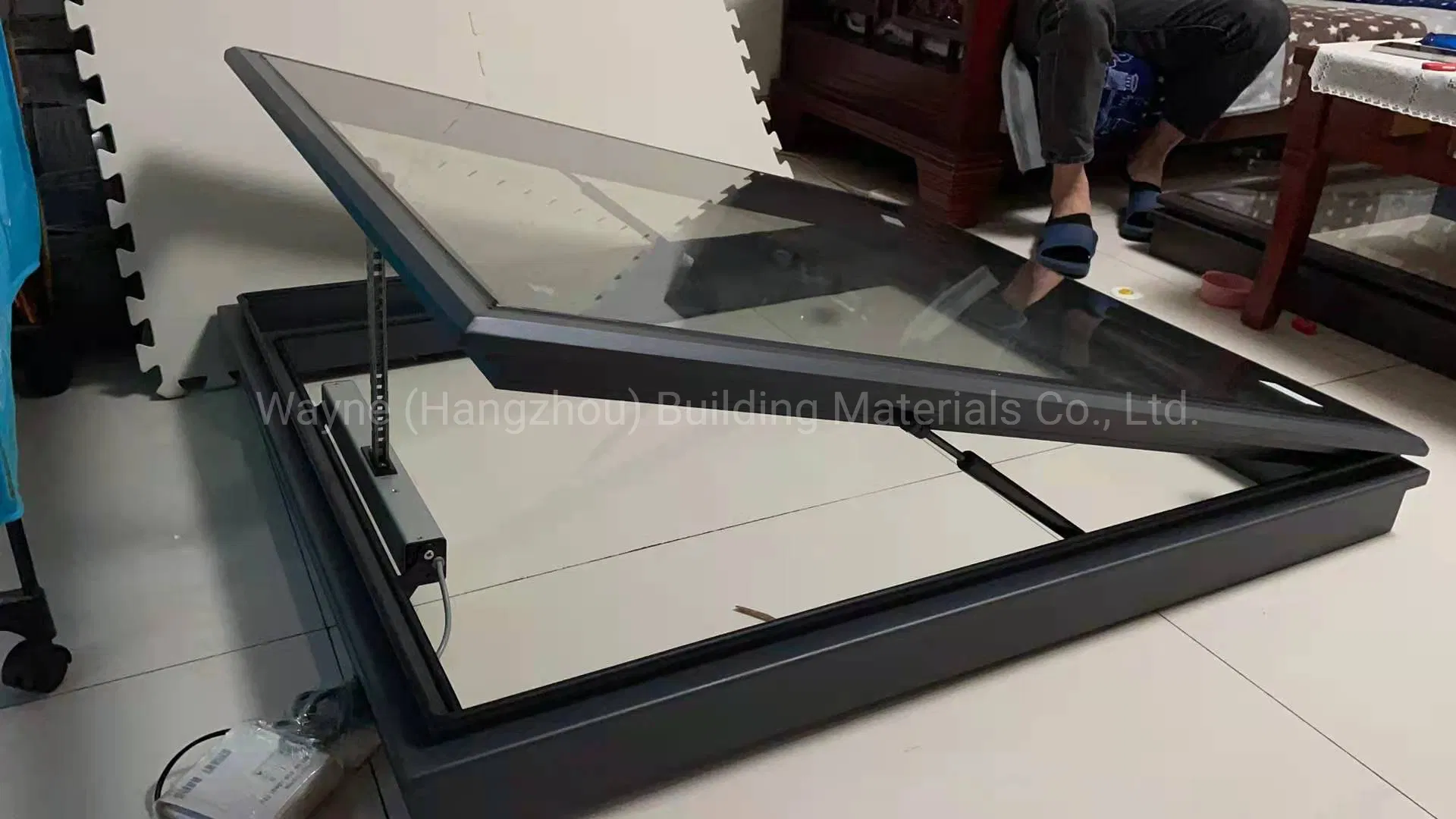 Electric Automatic Aluminum Roof Skylight Glass Casement Pivot Burglarproof Sliding Window for Sunroom Building