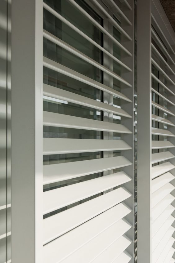 Foshan Customized Philippines Vietnam Standard China Manufacturer Aluminum Alloy Aluminium Blind Shutter Louver Jalousie Window Door Louvre Blade Windows