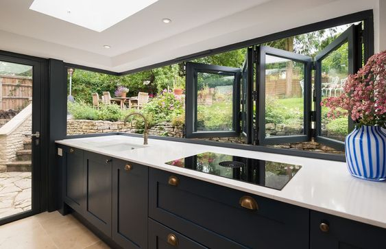 Foshan Factory Price Thermal Break Aluminum Windows and Doors for Building Folding Windows Bifold Window Building Material Home Decoration for Kitchen Balcony