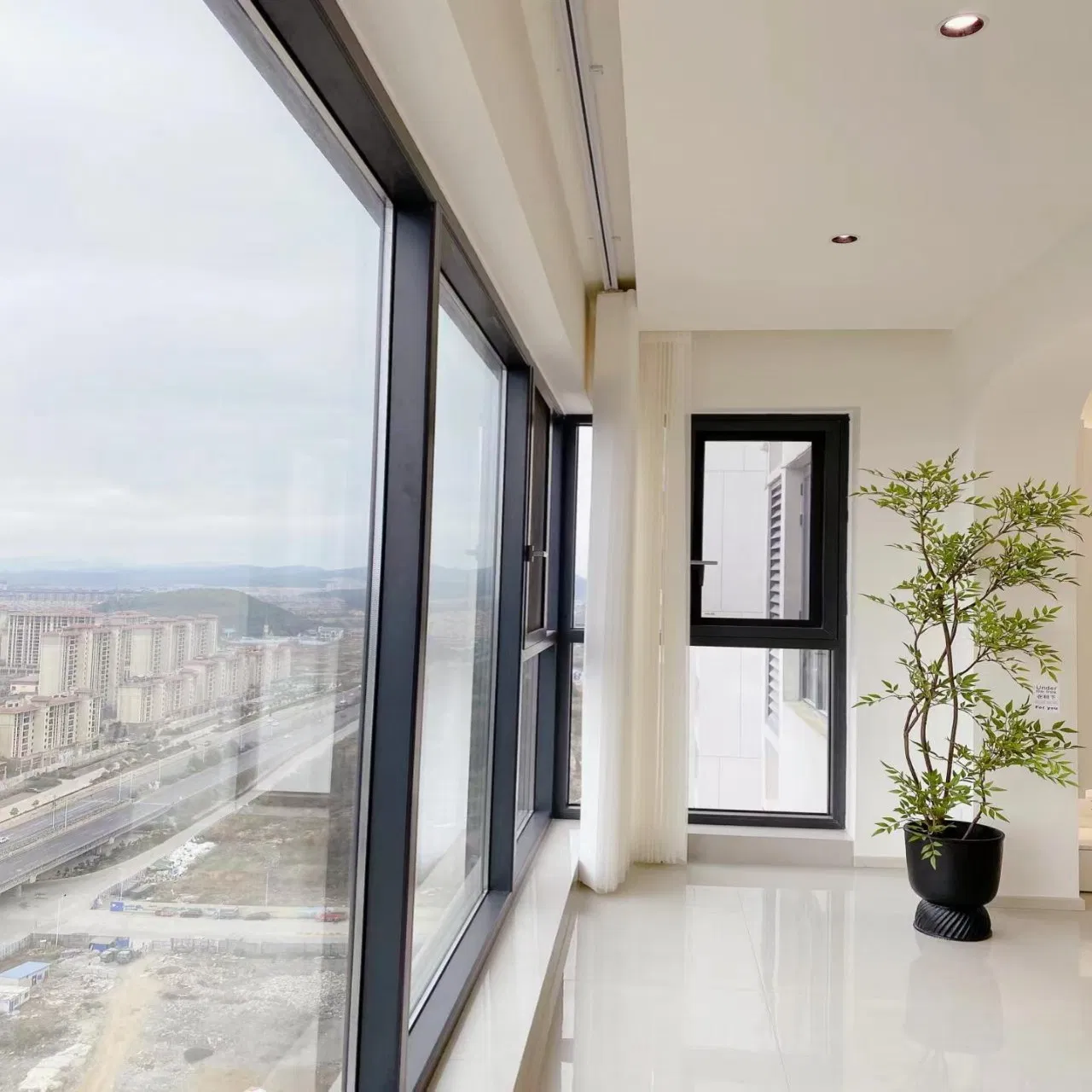 1. High-End Design American Black Security Aluminium Aluminum Sash Casement Window Vertical Glass Windows Double Hung Window for Balcony Installation