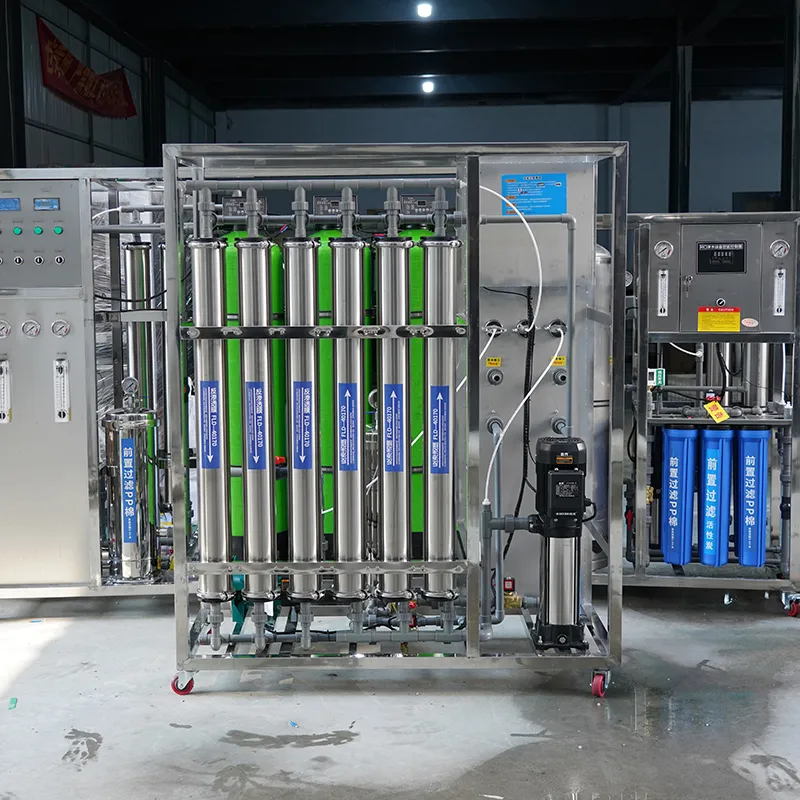 Sistema de Filtração de Água por Osmose Reversa com uma Capacidade de 1.5 Toneladas Por Hora