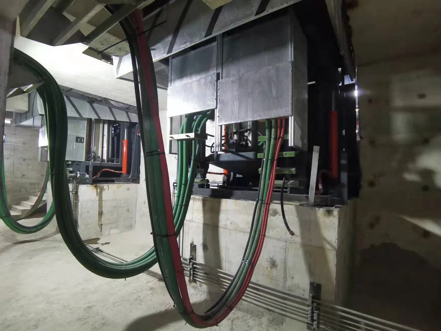 Sistema de Forno de Derretimento de Alumínio Padrão Internacional para Fundição a Seca Industrial 1.5ton