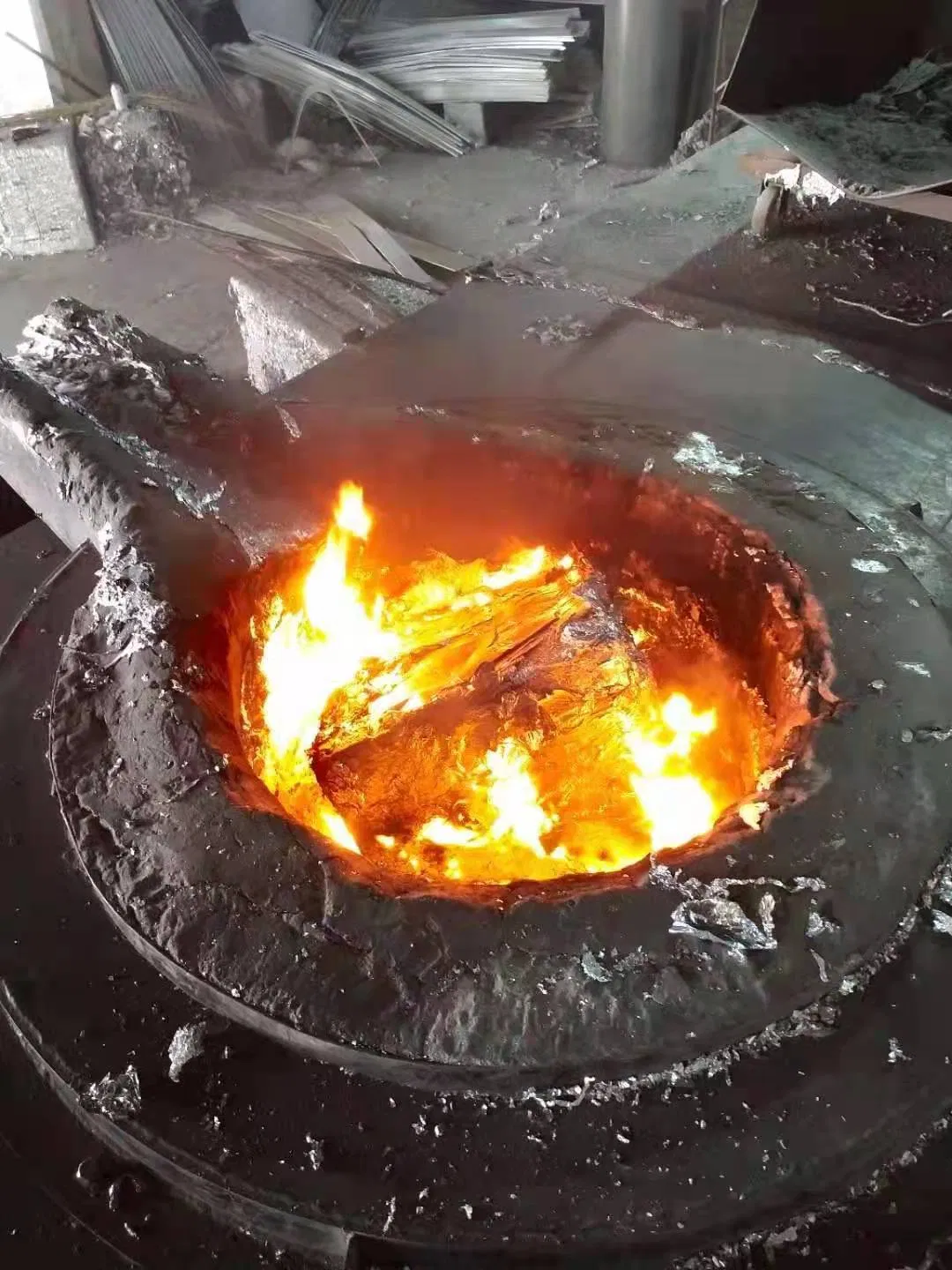 Aps Elétrica Industrial 1ton Sucata de Alumínio Cobre Latão Bronze Aço Inoxidável Fundição Forno de Fusão por Indução de Frequência Média para Fundição de Lingotes