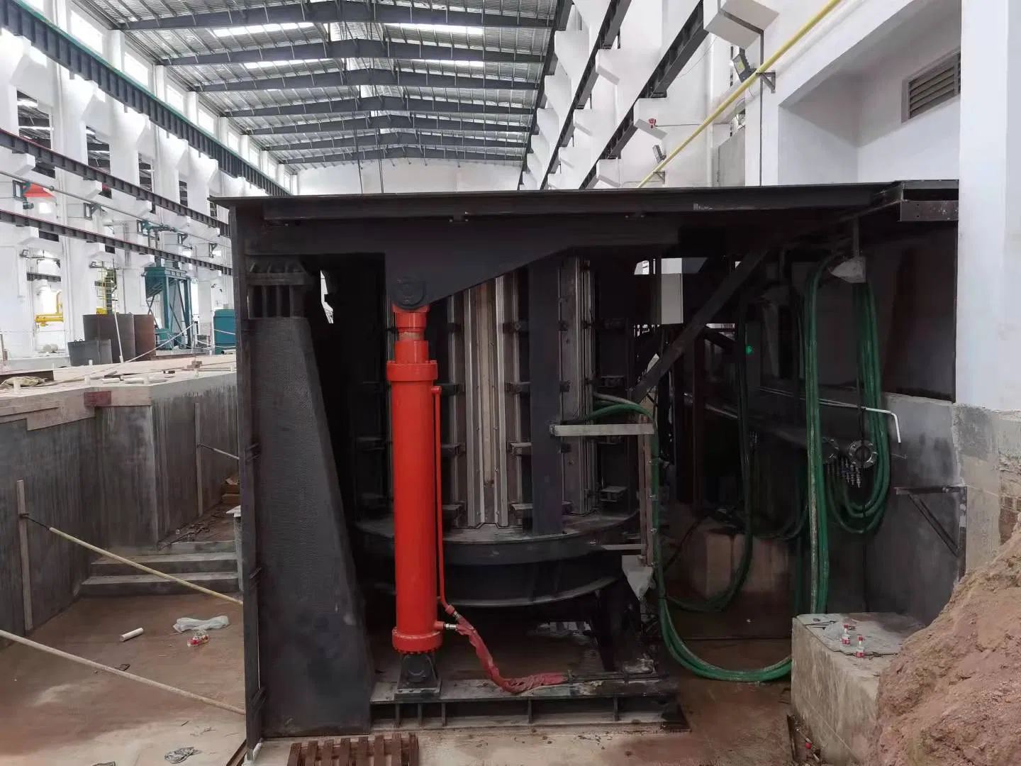 Sistema de Forno de Derretimento de Alumínio Padrão Internacional Elétrico Aps 5-30ton com ISO