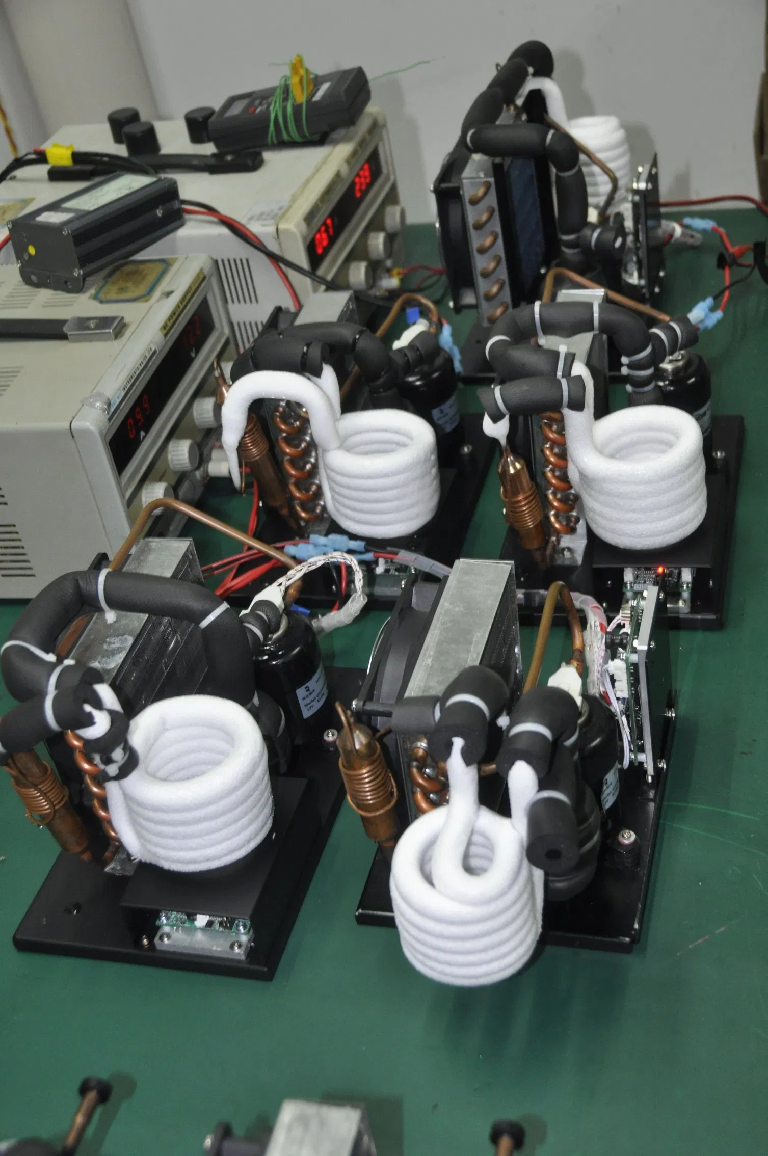Sistema de Resfriamento Direto de Chiller Compacto de Bobina de Cobre DC 24V para Resfriamento de Água em Máquina de Laser Médico de Laboratório