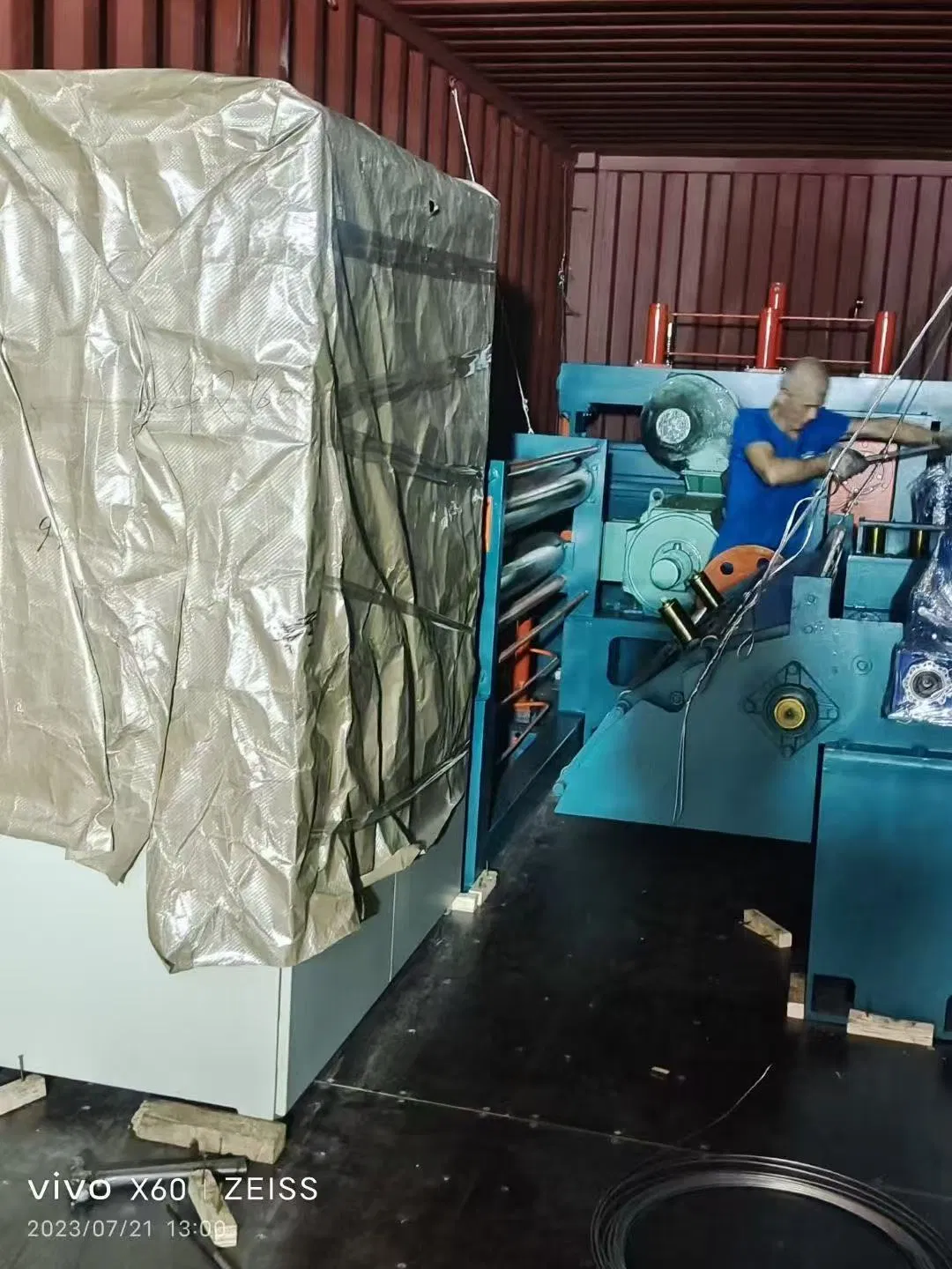 Sistema Avançado de Corte e Endireitamento para Bobinas de Metal