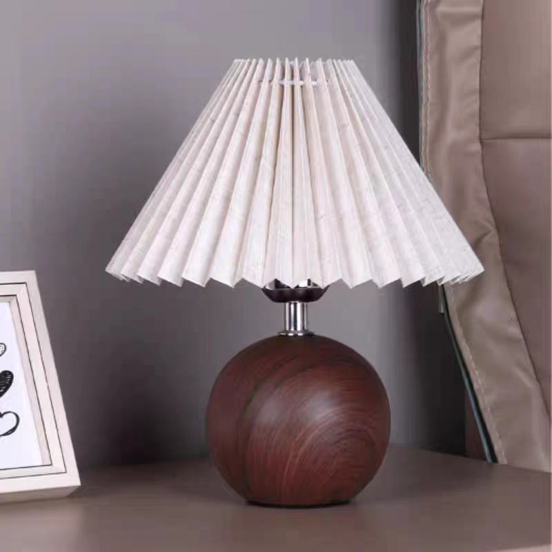 Vintage Solid Wood Floral Table Lamp High-End MID-Century Modern Design High-Value Night Light for Bedroom Living Room Bedside