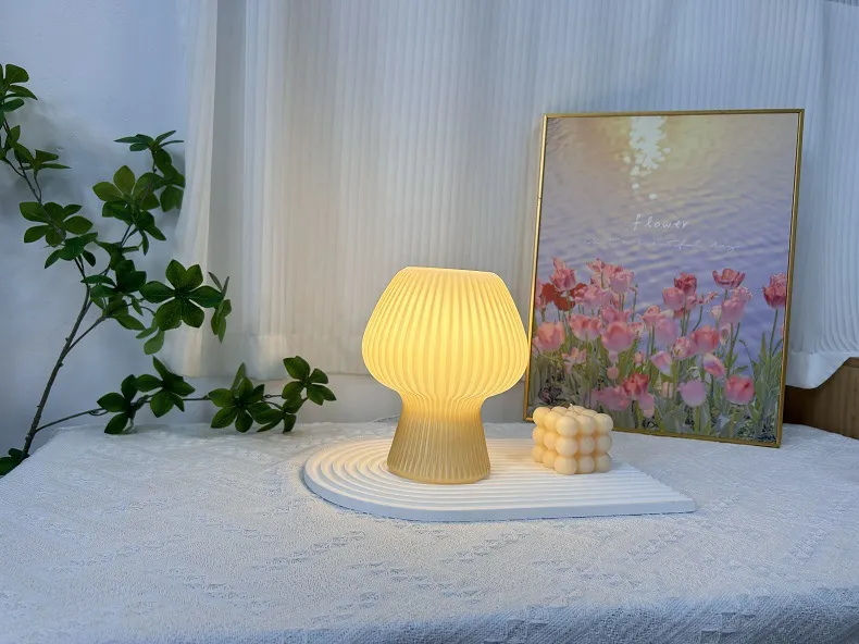 Bauhaus Glass Lamp 4