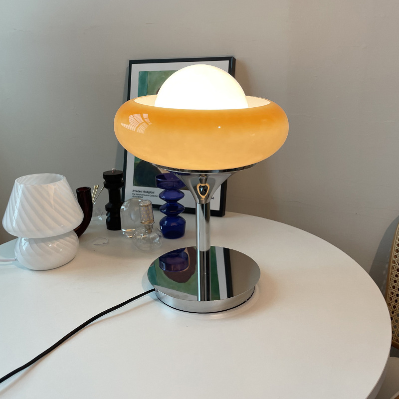 Vintage Design Glass Shade Table Lamp
