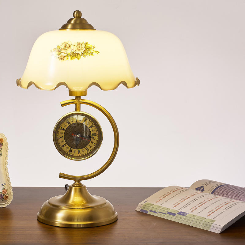 Elegant Vintage European Floral Metal Desk Lamp for Home Offices