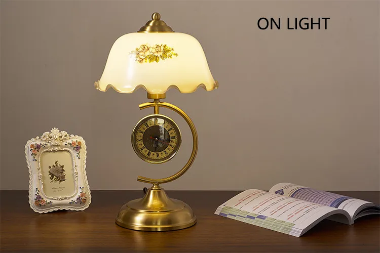 Elegant Vintage European Floral Metal Desk Lamp