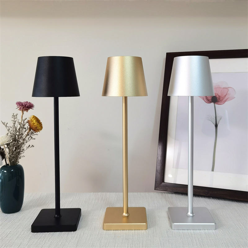 Aluminium Oxidation Alloy Indoor Outdoor Hotel Decorative Cordless Lampara De Escritorio LED Dining Rechargeable Table Lamp with USB Touch Brightness Dimming