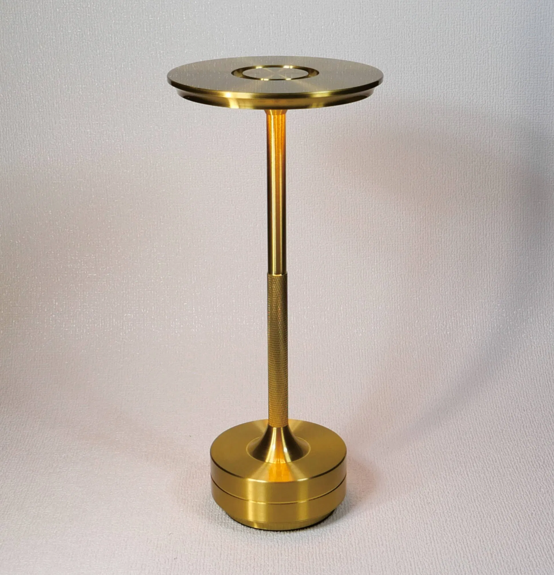 User-Friendly High-Quality Gold Color Livingroom Dining Table Light Home Deco Table Lamp