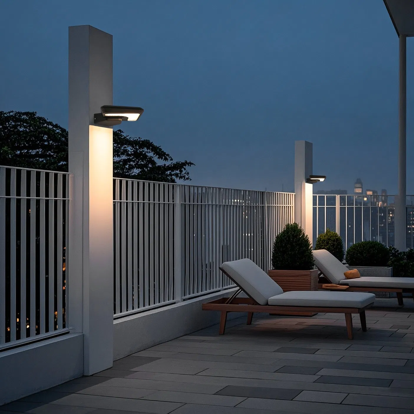 Solar-Powered LED Outdoor Wall Lamp for Energy Efficiency