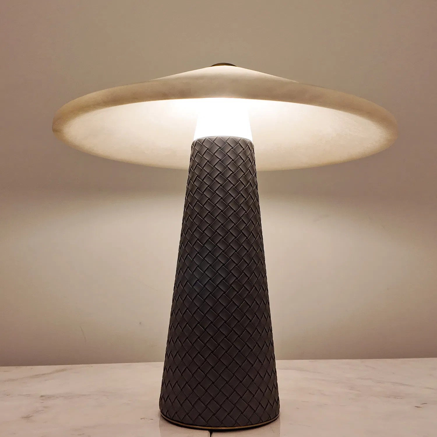 Minimalist Style Natural Marble Leather Eye Caring Table Lamp for Study Living Room Bedroom Desk