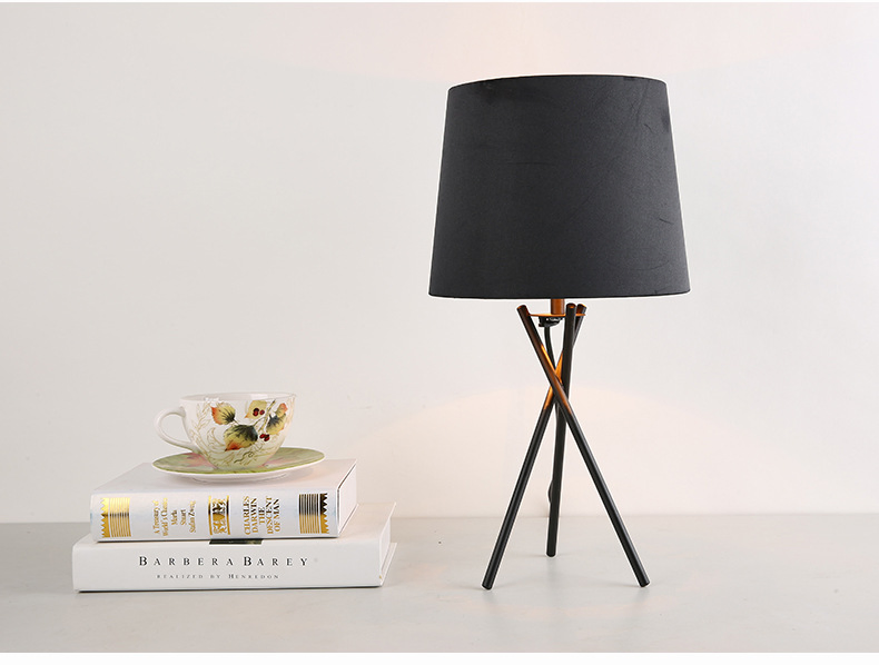Nordic Simple Work Desk Lamp Iron Creative Bedroom Bedside Table Lamp Products