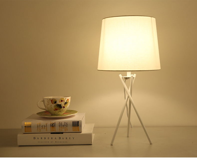 Nordic Simple Work Desk Lamp Iron Creative Bedroom Bedside Table Lamp Products