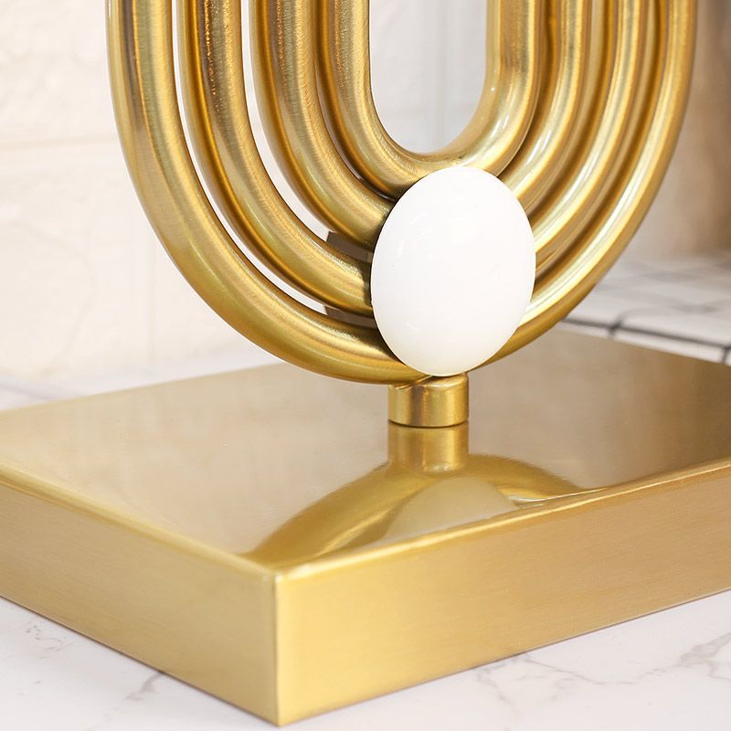 Vibrant Vintage Metal Lantern Table Lamp for Cozy Bedrooms