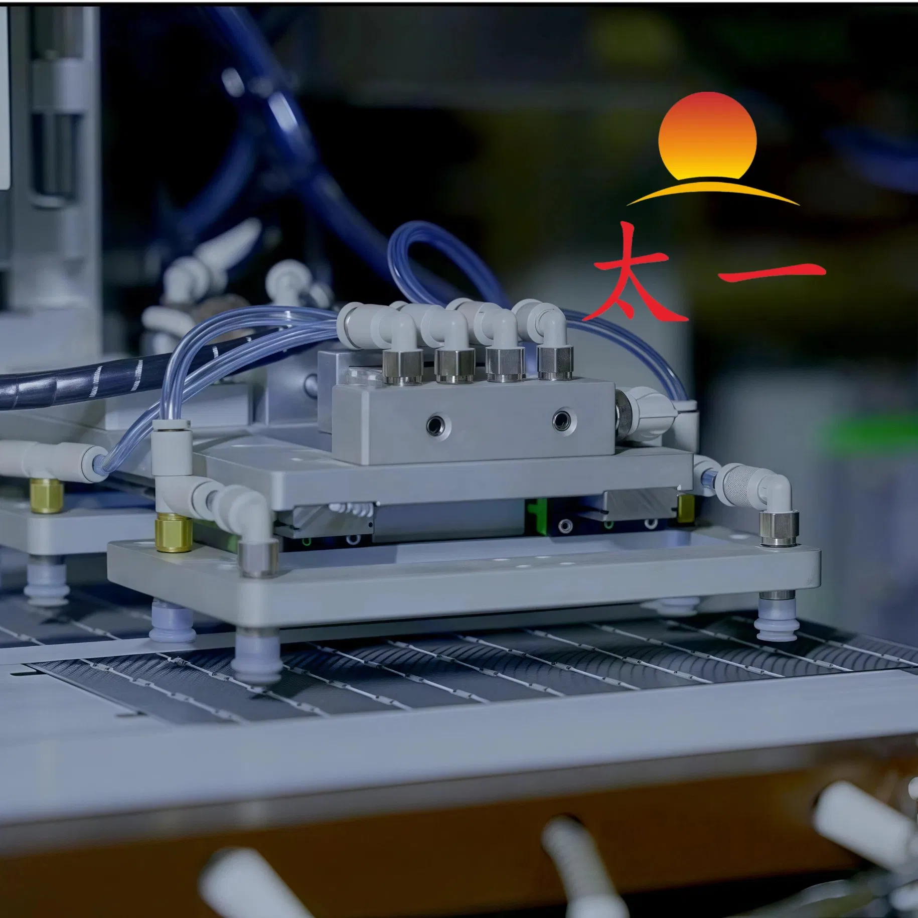 Low Frequency Solar 8kw 10kw 3pH MPPT Hybrid Inverter Price with WiFi