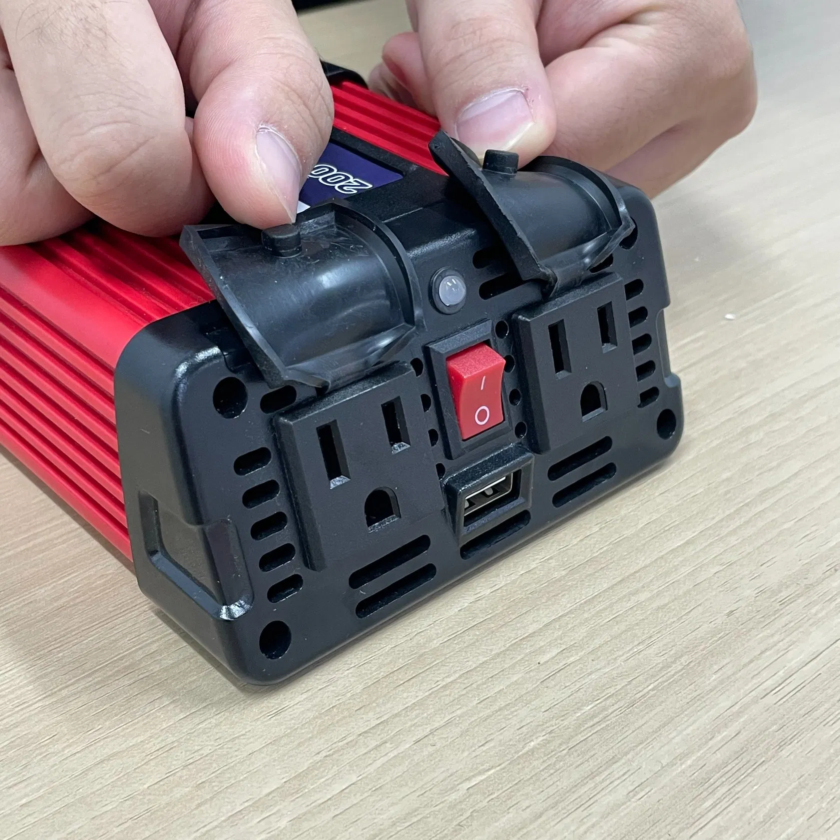 Modified Sine Wave Portable 300W-5000W 600wdc to AC Hybrid Solar Power Inverter