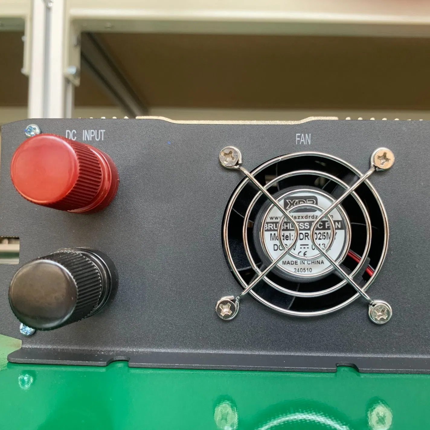 300W UPS DC to AC Pure Sine Wave Power Inverter with Charger