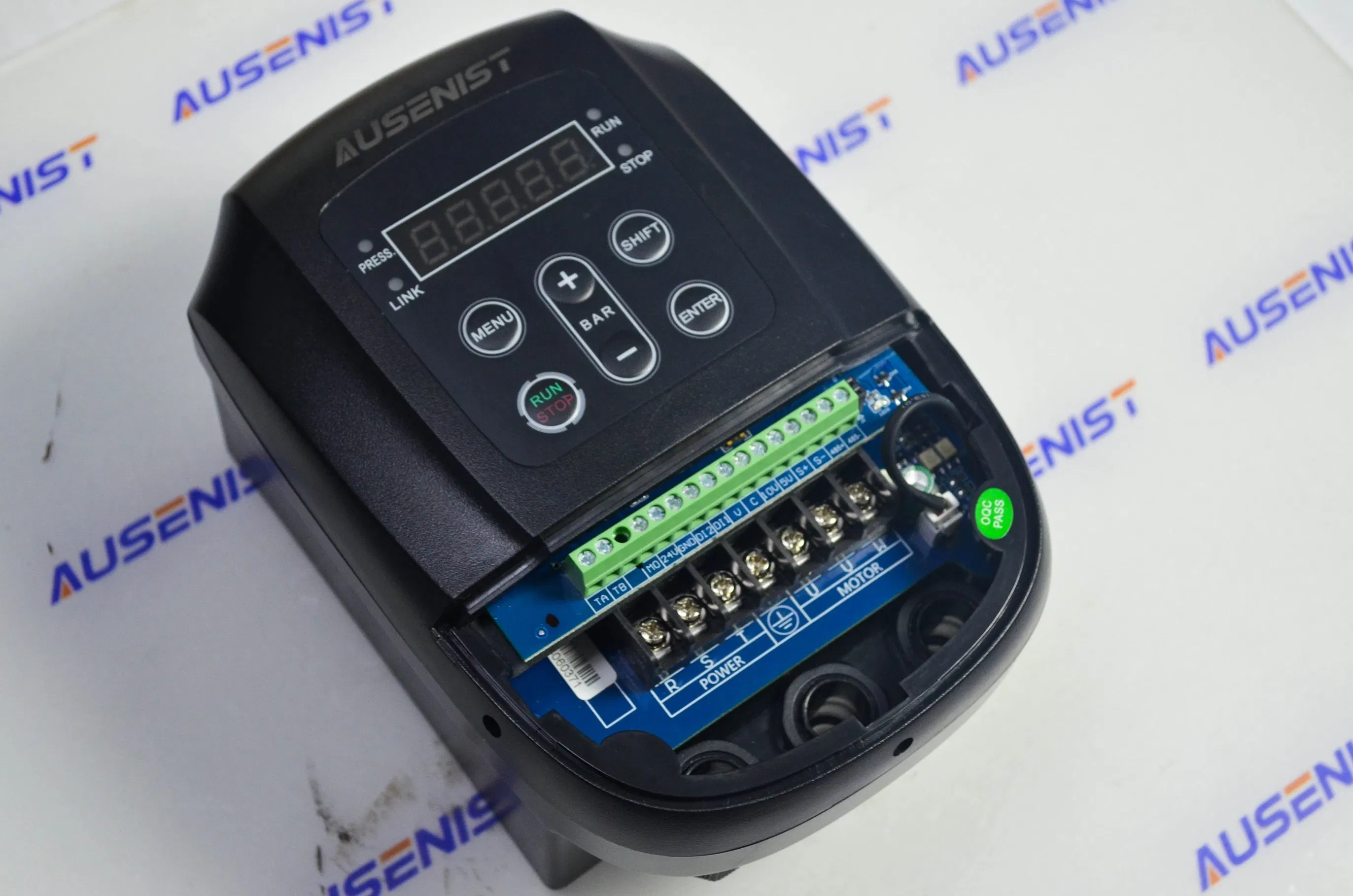 Water Pump Frequency Inverter IP54 Protection 220V-380V Single and Three Phase Custom Logo 18 Month Warranty