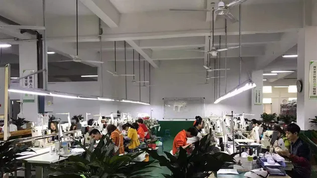 خط إنتاج الملابس
