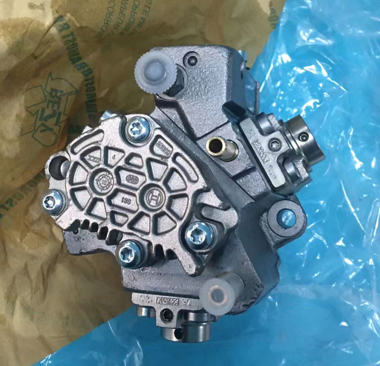Common Rail High Pressure Fuel Injection Pump 0445010136 16700mA70A for Dongfeng Zd30 Fuel Pump