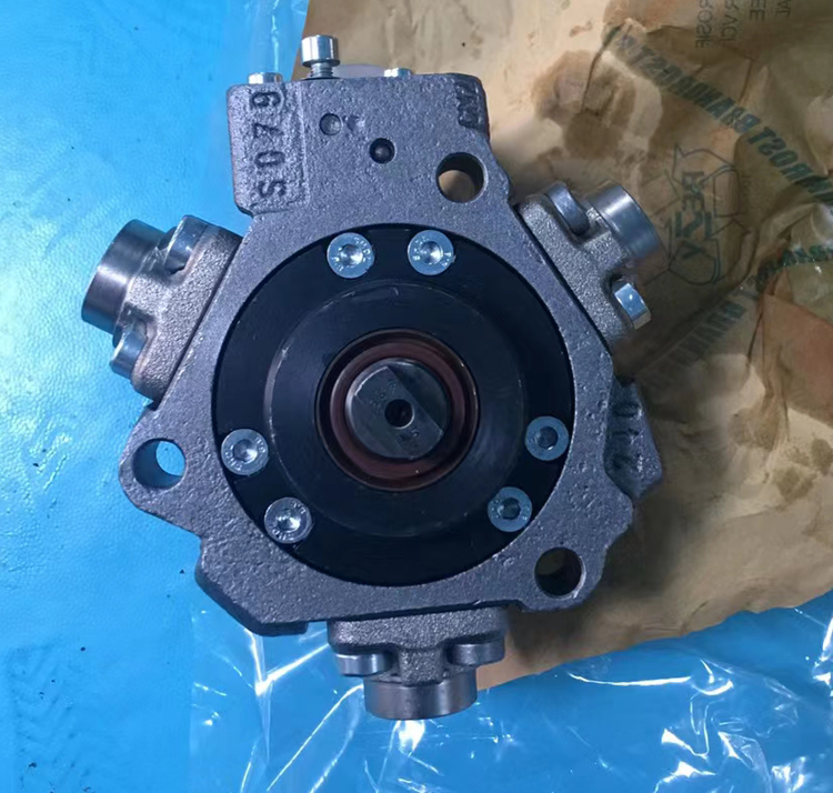 Common Rail High Pressure Fuel Injection Pump 0445010136 16700mA70A for Dongfeng Zd30 Fuel Pump