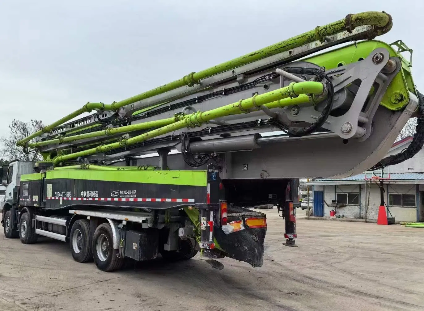 Benz Chassis 56m 59m 63m Sanny Used Truck-Mounted Concrete Pump Boom Pump