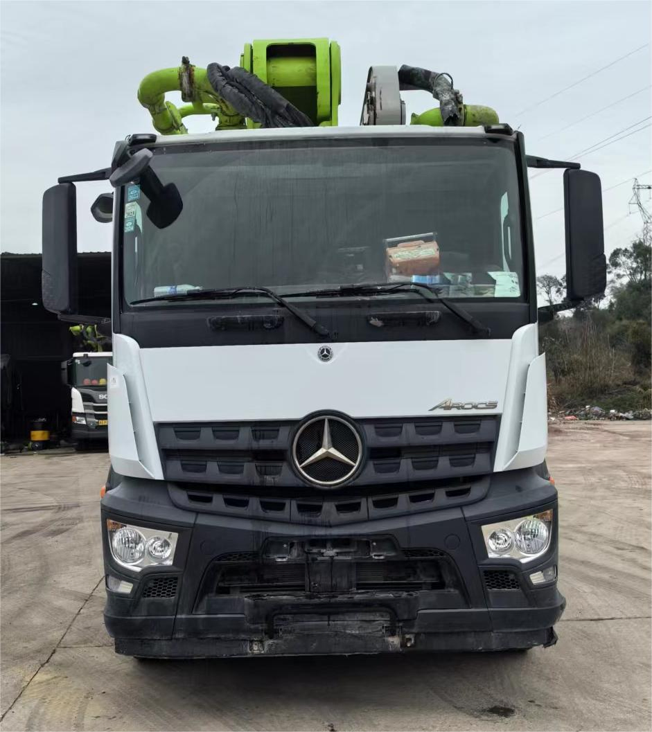 Benz Chassis 56m 59m 63m Sanny Used Truck-Mounted Concrete Pump Boom Pump