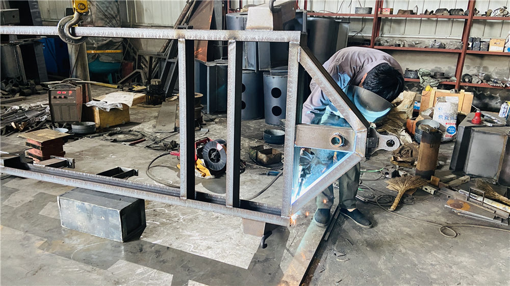 Professional welding process at SSG Machinery manufacturing plant