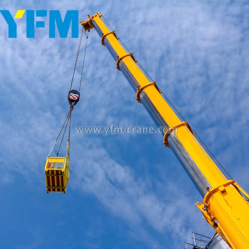 30 Ton Man-Riding Electric Telescopic Marine Crane/Lift Equipment with Ahc System