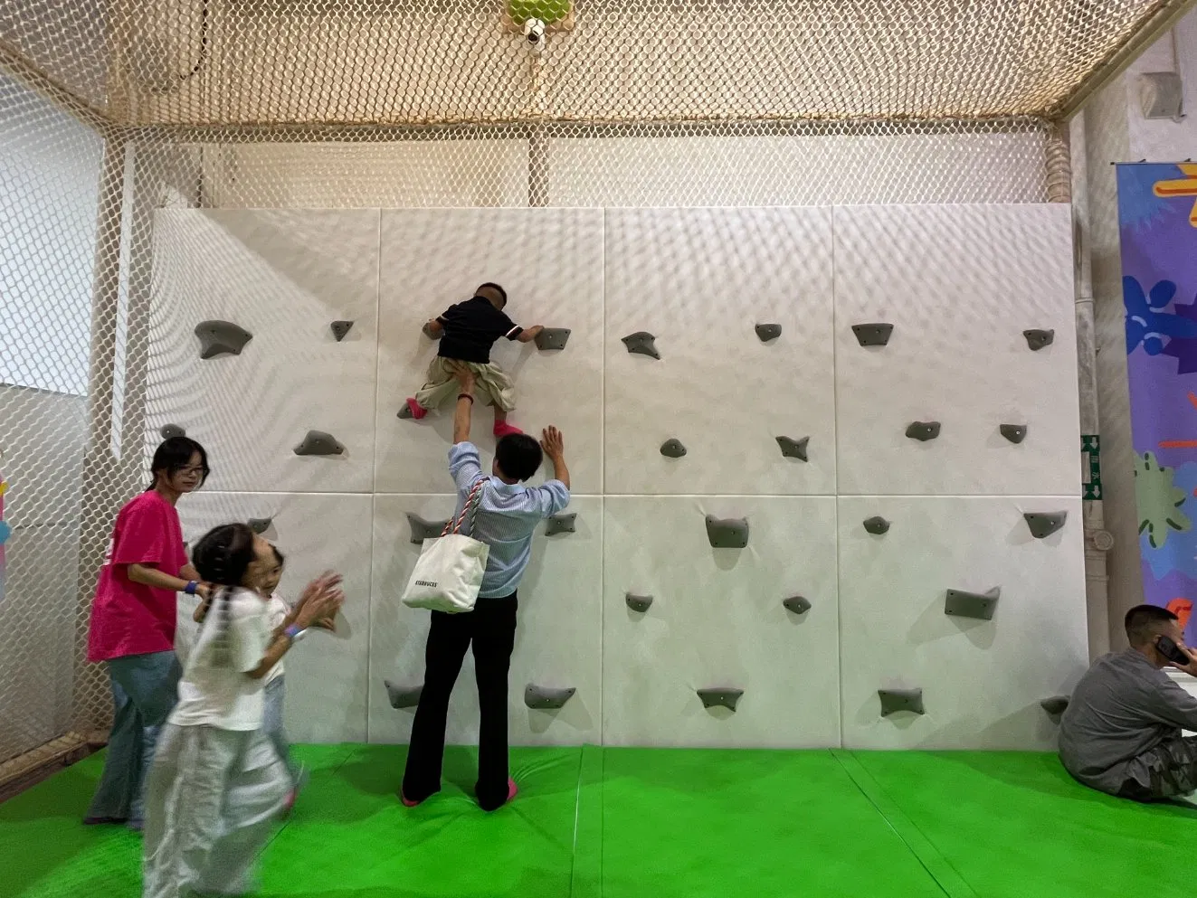 Centro de Diversão Indoor para Crianças Centro de Brincadeiras Indoor com Rede de Escalada