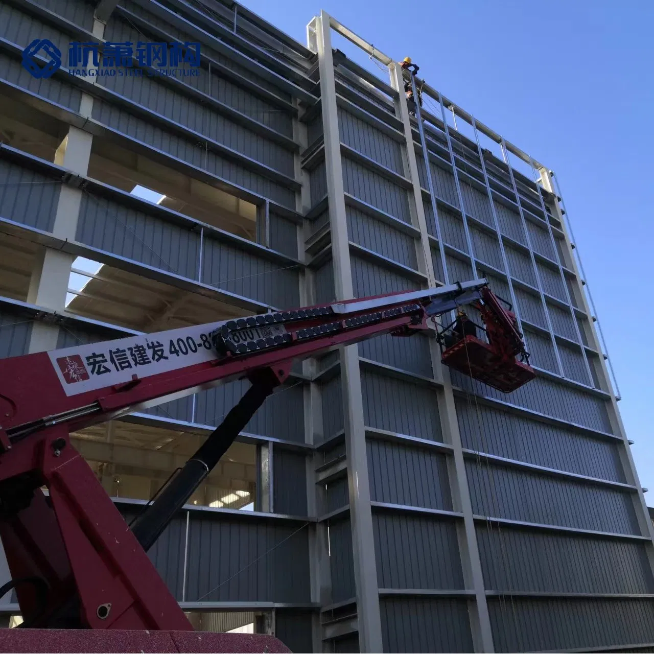 Construção de Edifícios de Aço Pré-fabricados com Laje de Piso em Treliça e Estrutura Metálica