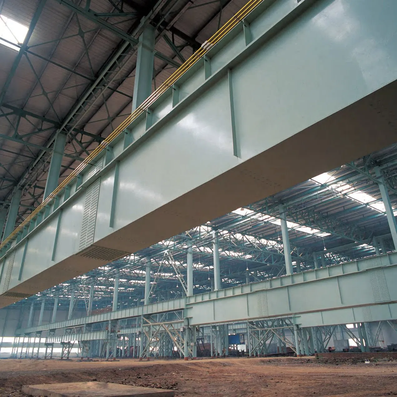Estruturas de Aço Industriais Prefabricadas Personalizadas de Alta Resistência e Custo Eficiente para Armazéns Comerciais, Fábricas, Garagens, Vilas e Galpões