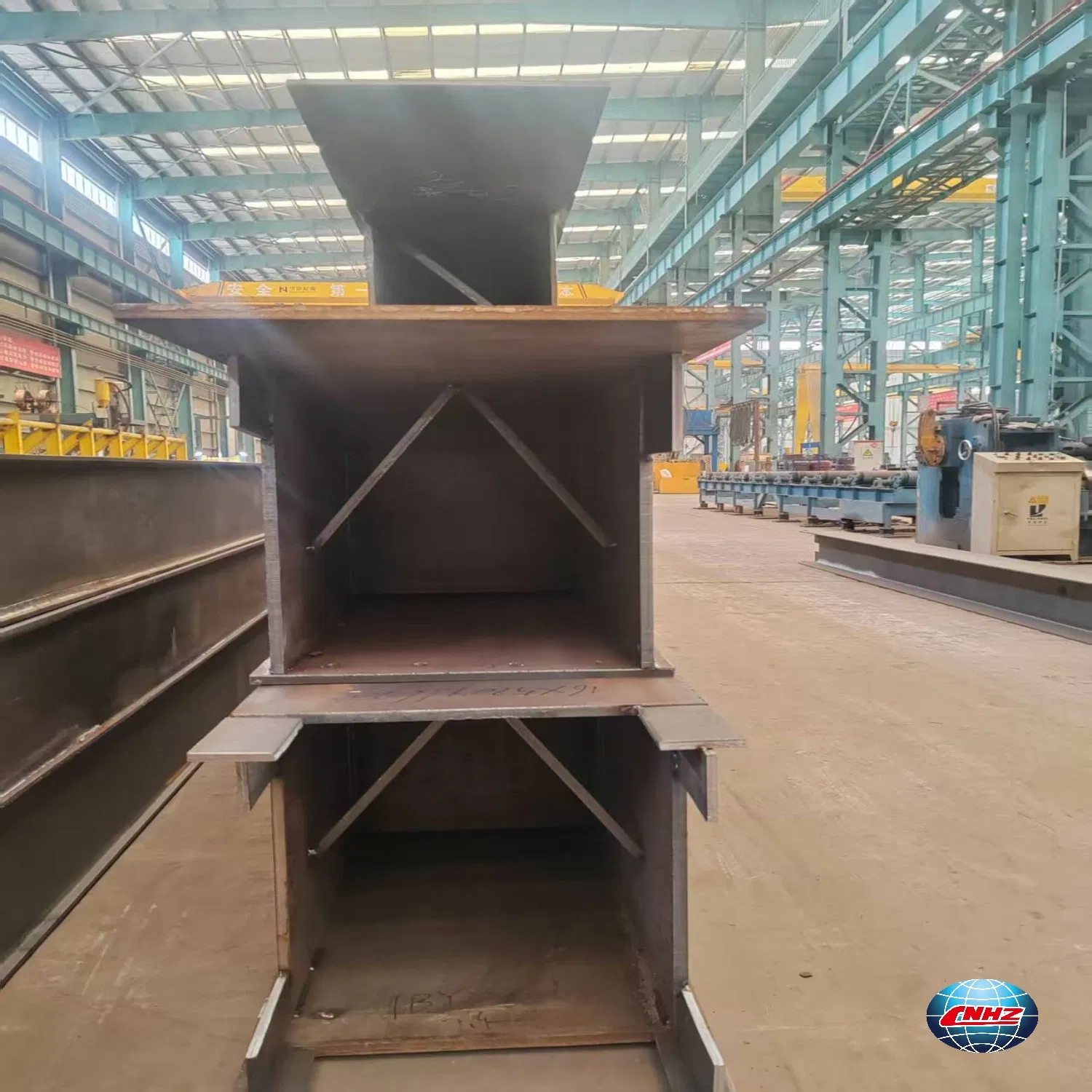 Fabricação Profissional Q235B Estrutura de Aço Industrial à Prova d'Água para Edifício Comercial
