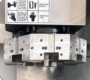 Centro de Maquinagem CNC Profissional para Criação Avançada de Moldes Vtc5060A