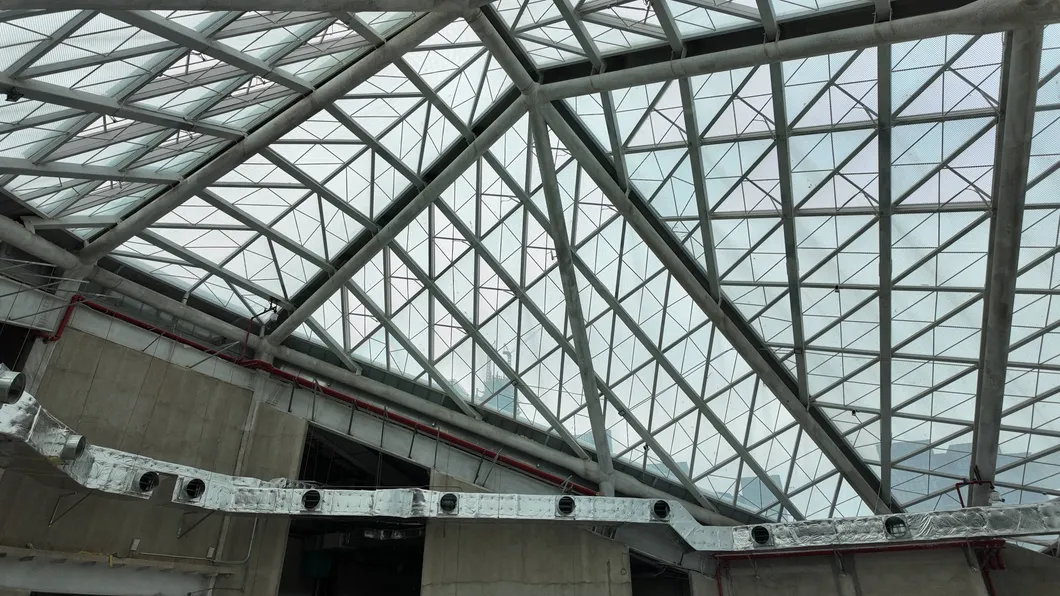 Estruturas de Aço Pesado Vigas Tubulares de Grande Vão e Vigas Suspensas para Centros de Exposição