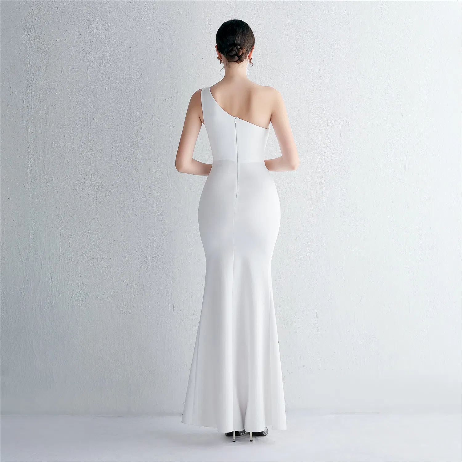 New Satin Slim-Fit off-Shoulder Mermaid Gown – Elegant Long Evening Dress for Socialites, Weddings, and Expos