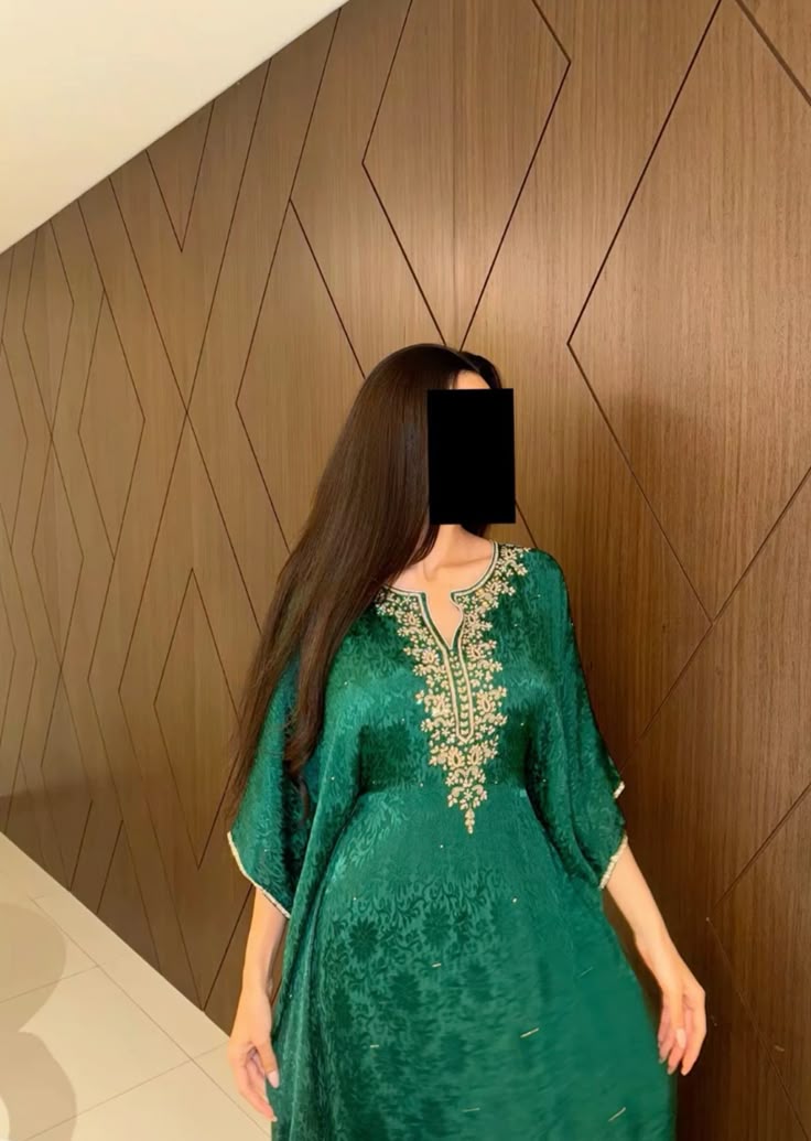 2025 Pakistani Vintage 100% Silk Custom Designer Modest Elegant Evening Dress / Kaftan Luxury Party Wedding Wear