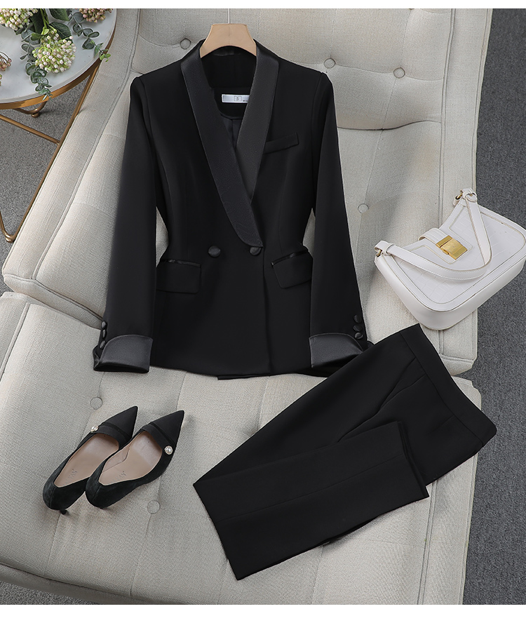 Ladies Tuxedo Pant Suit Detail 5