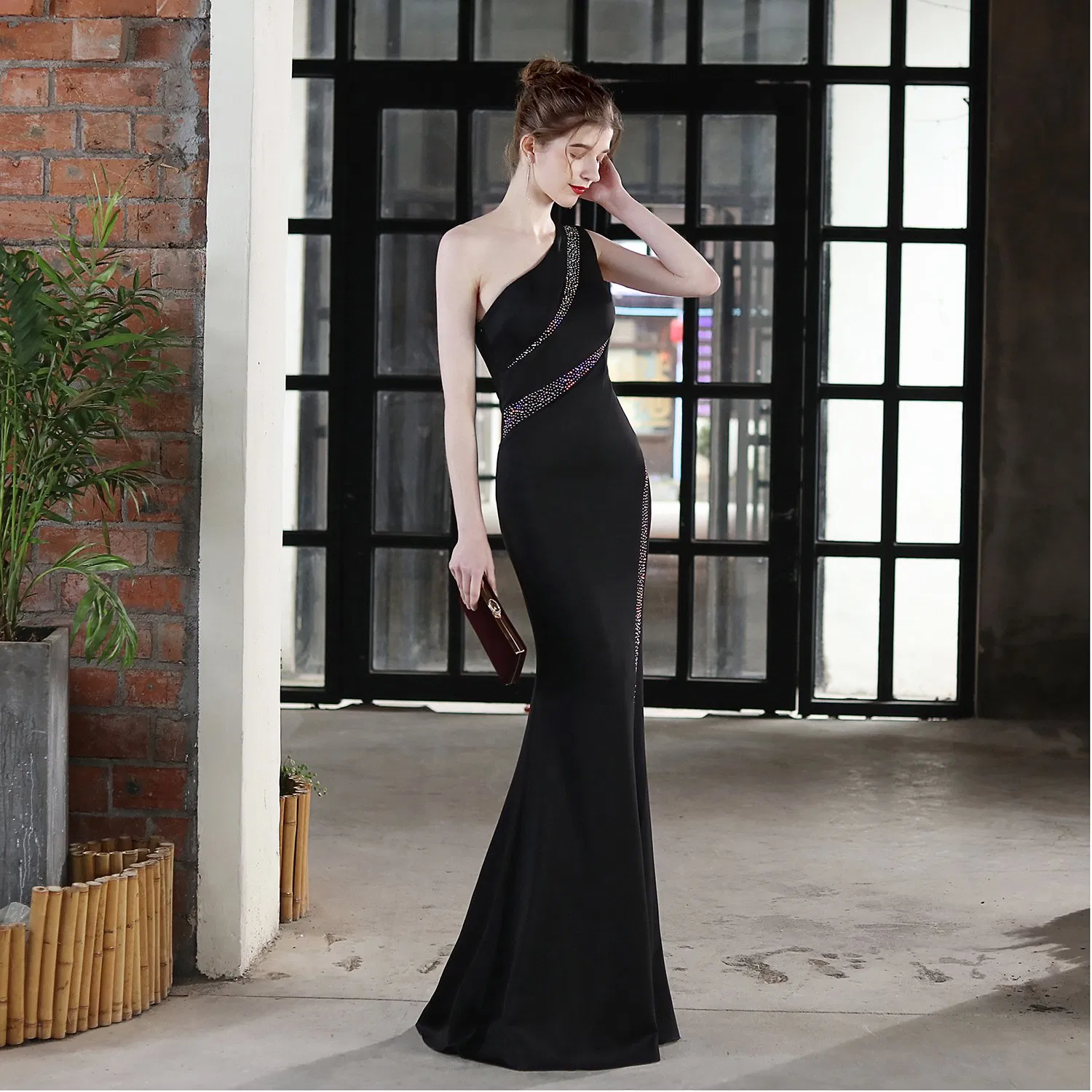 New Elegant Red Long Evening Dress by Chen Qixiong – Graceful Slim-Fit Mermaid Gown