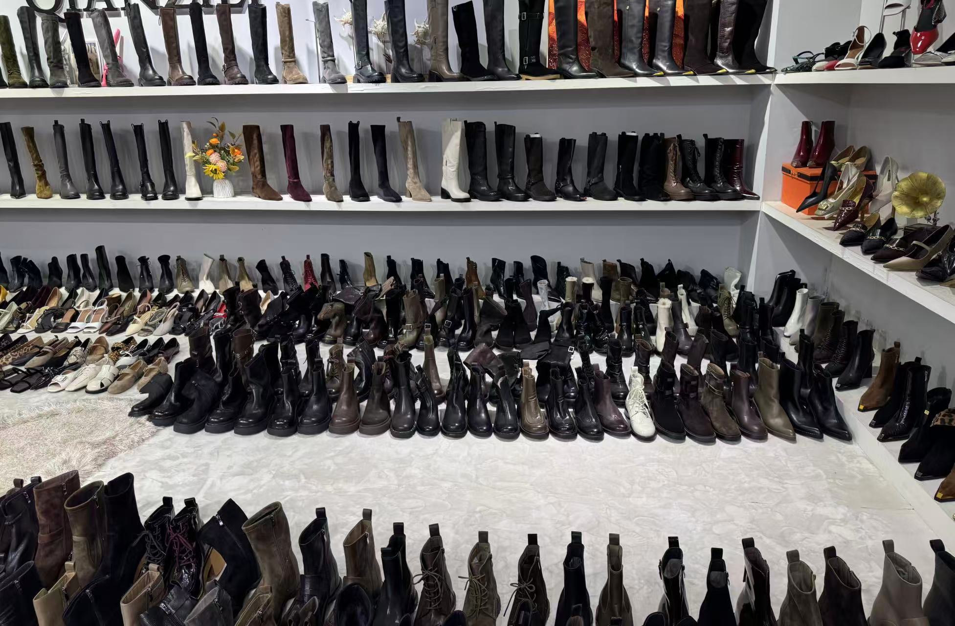 Showroom Display 2