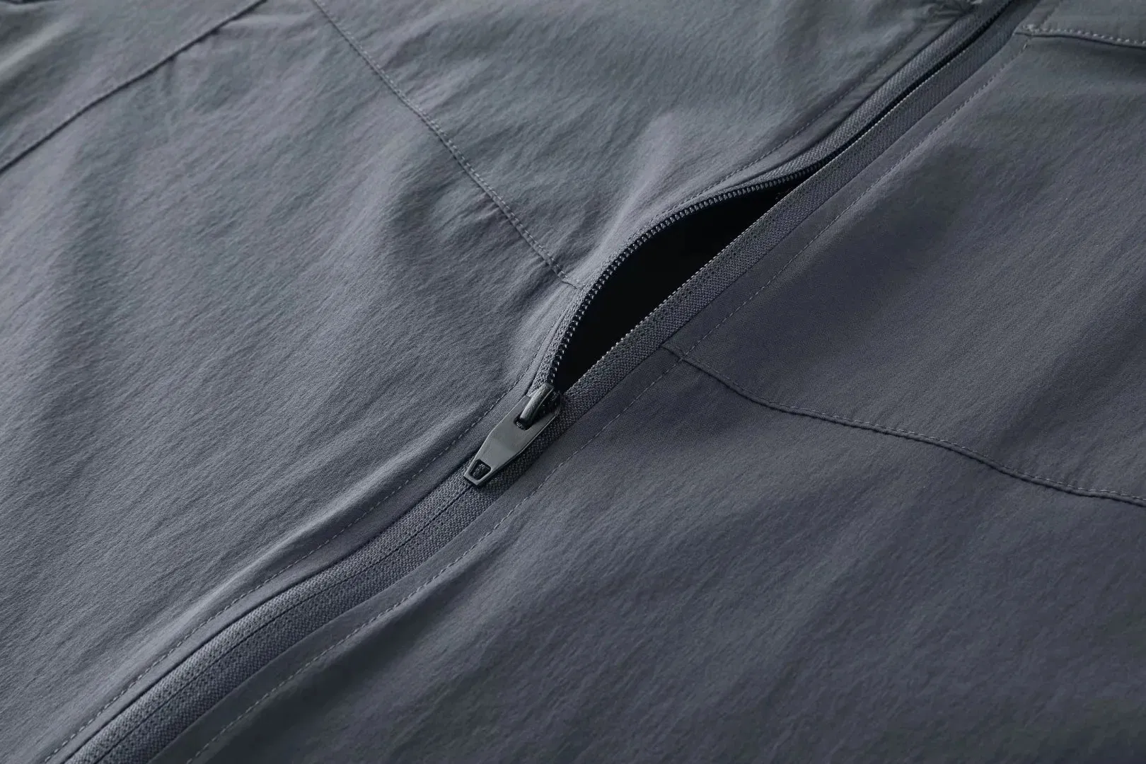 Men's Soft Cotton Training Sweatshirt with Ribbed Cuffs and Classic Crew Neck Training Wear Cotton