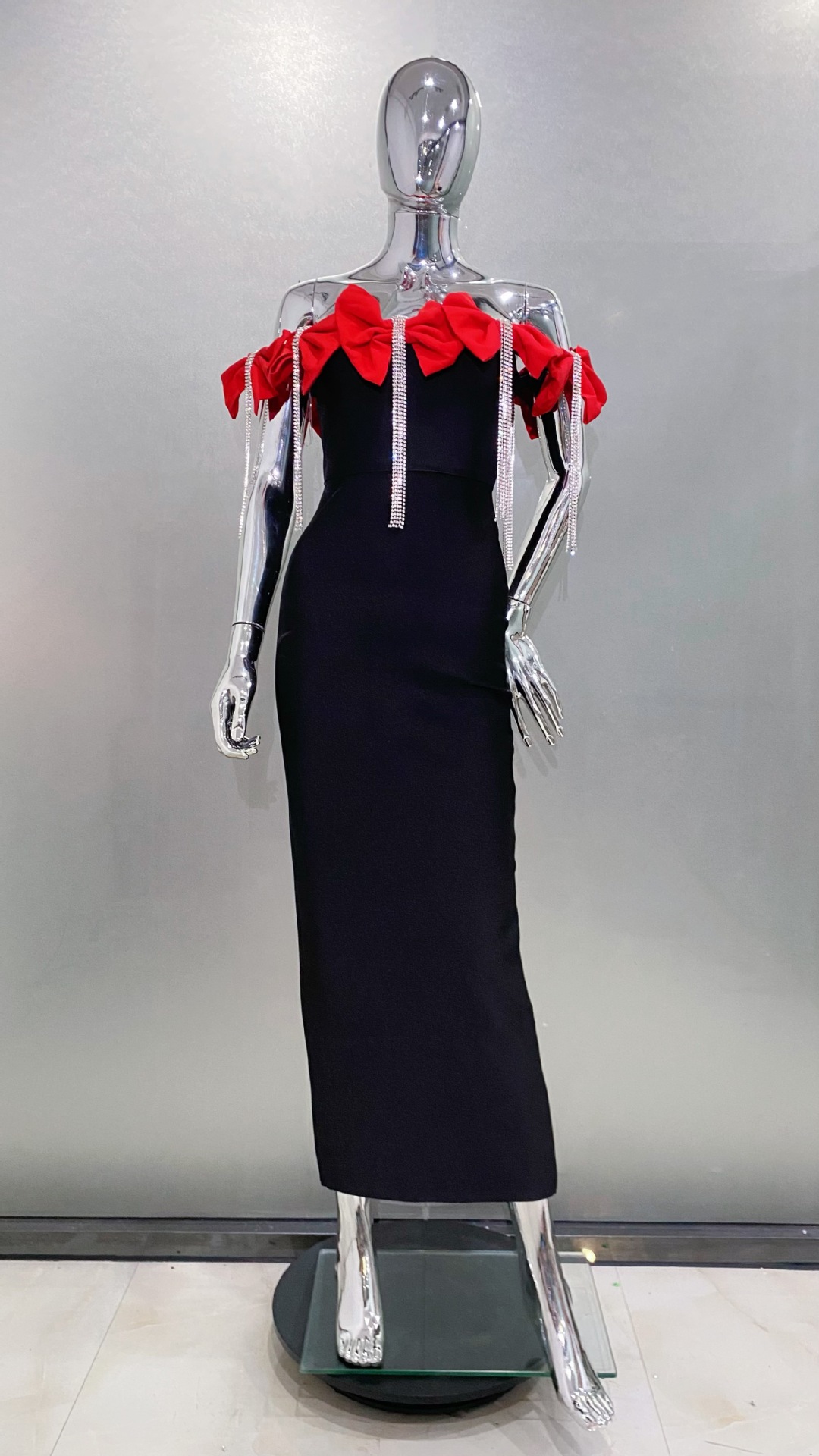 Evening Gown Detail Image 7