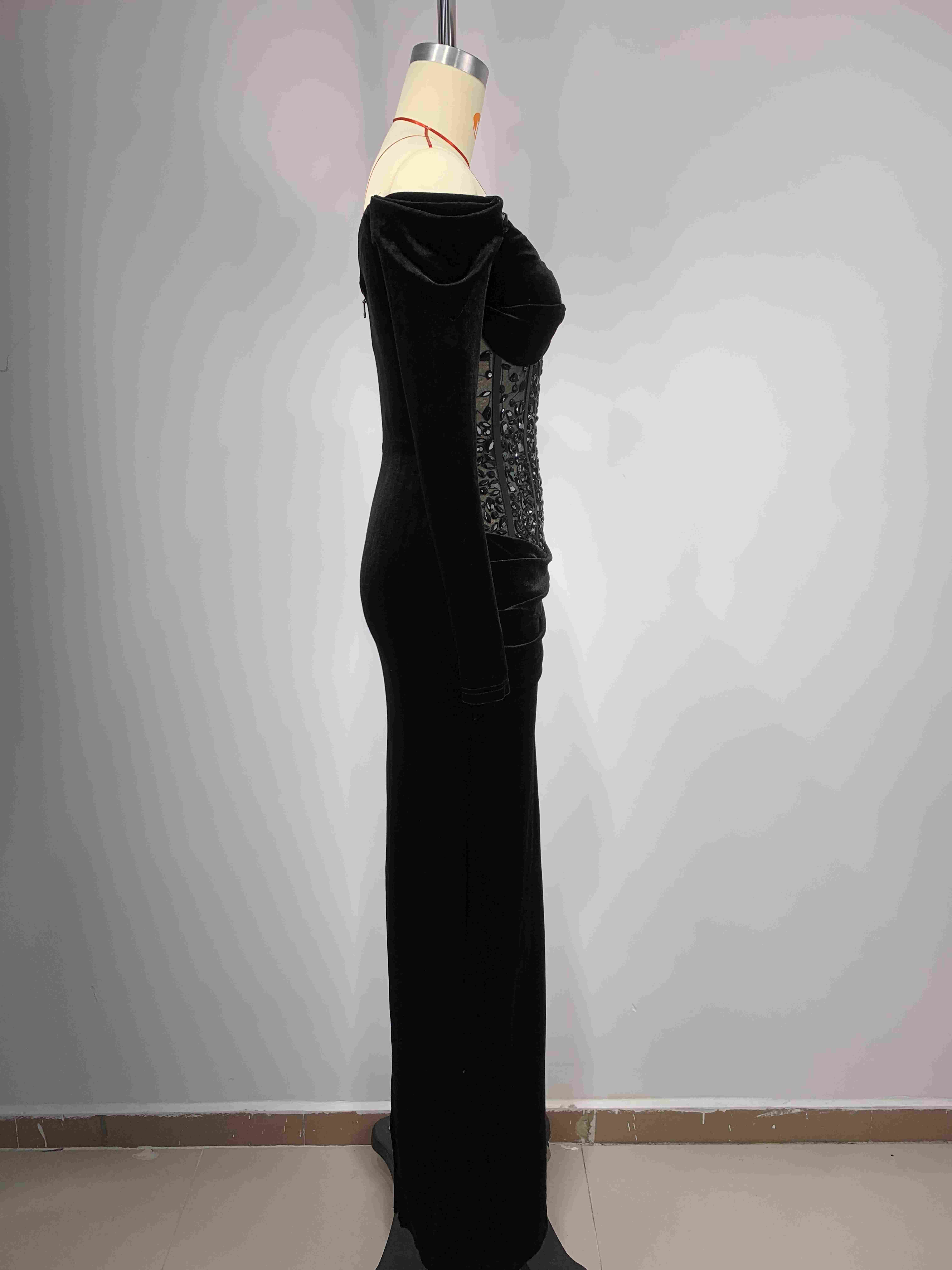 Black Velvet Off-Shoulder Long Evening Dress with Crystal Corset Detail for Prom Red Carpet Formal Wear