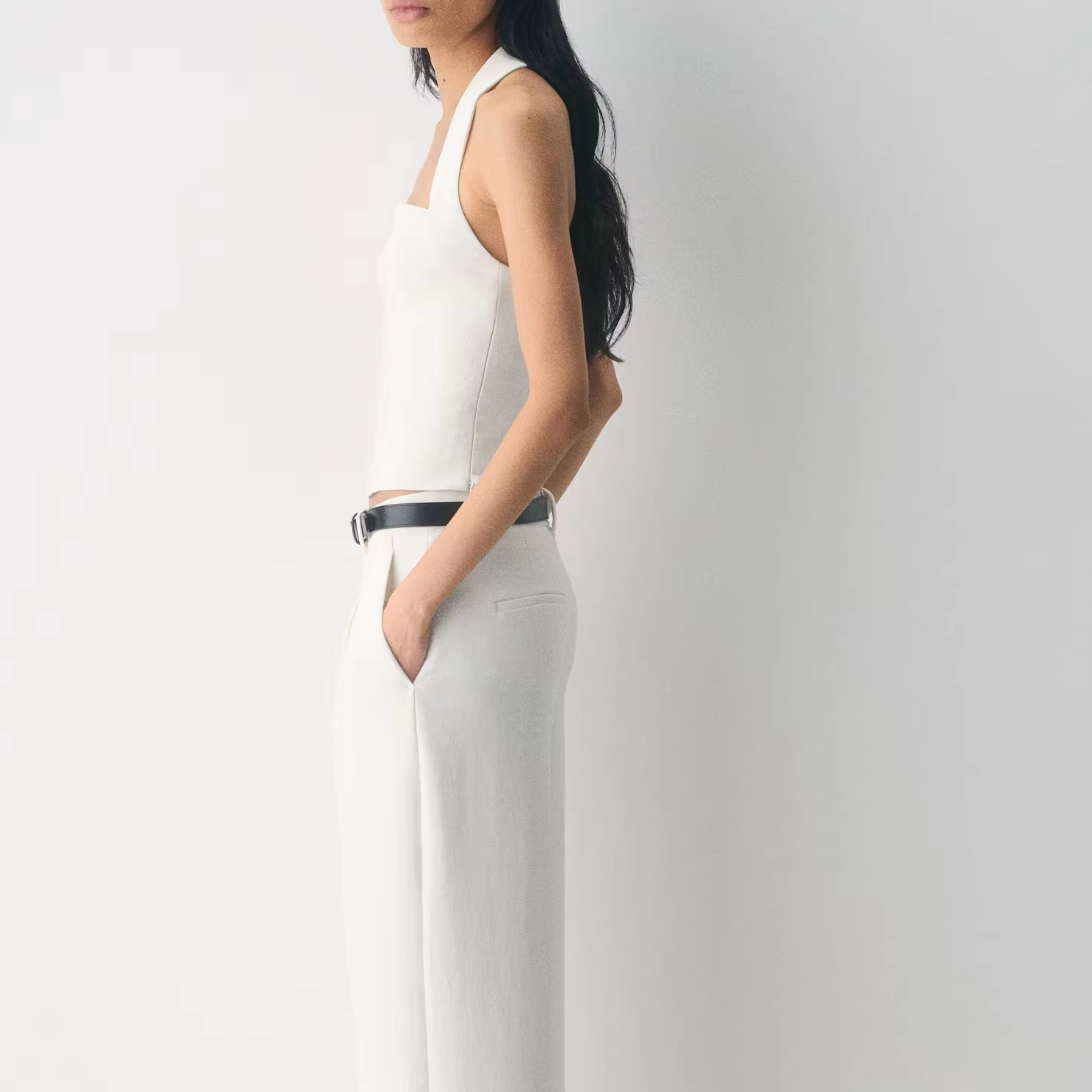 Elegant White Halter Neck Square Fitted Sleeveless Crop Top-Minimalist Formal Office &amp; Evening Wear