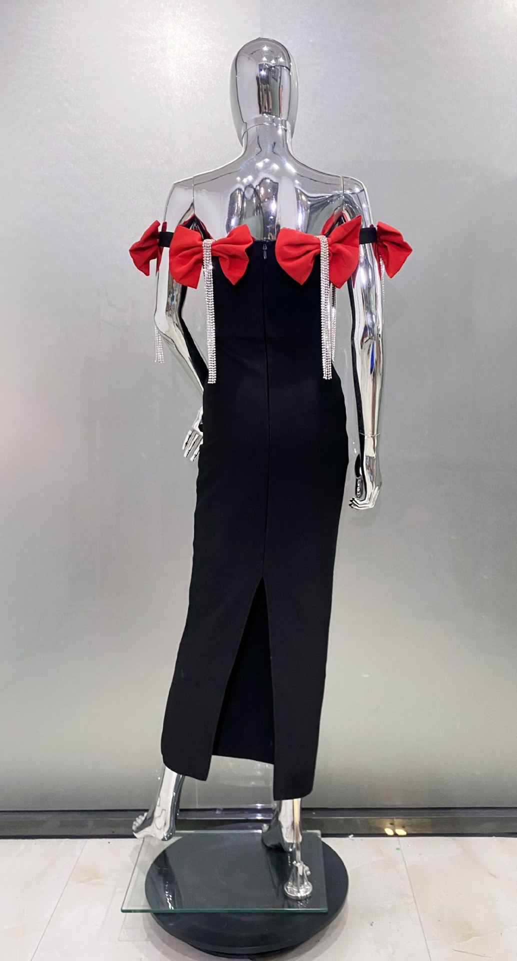 Evening Gown Detail Image 9