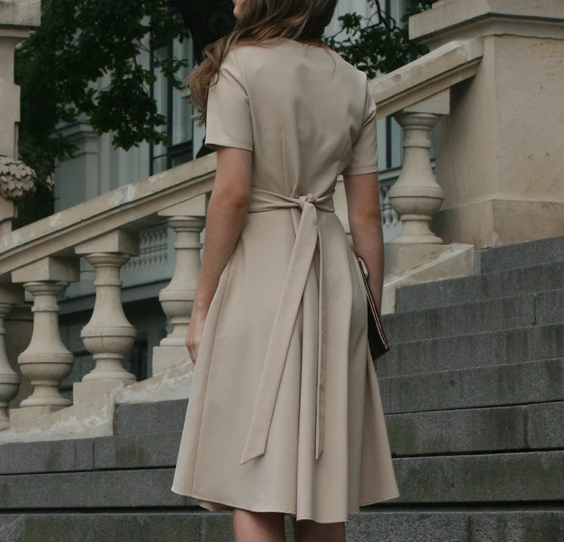 Elegant Office Lady Dress with Belt Minimalist Pleated Lady Formal Dress